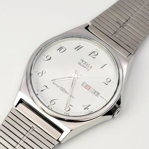 Vintage Citizen Vega 3J00-396928 Quartz Diver-Style Watch — Day/Date — Japan JDM